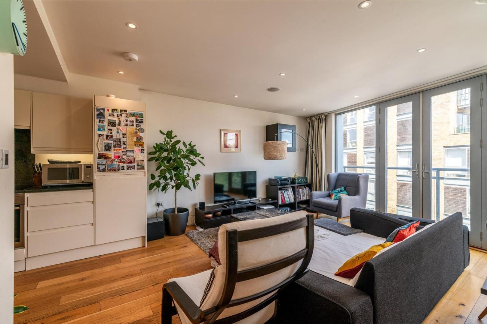 Bright & Spacious Battersea Flat Londen Buitenkant foto